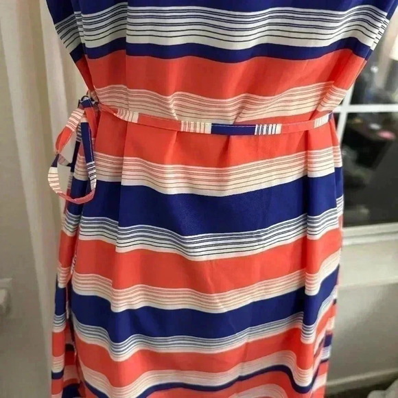 Gap Maternity Tie Striped Dress - Picture 4 of 9